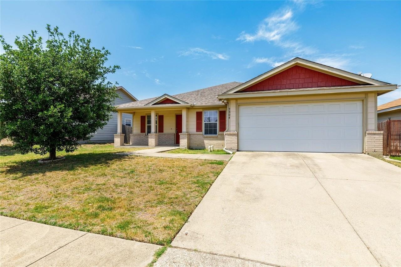 9804 Thomas Jefferson Dr - Photo 3 of 23