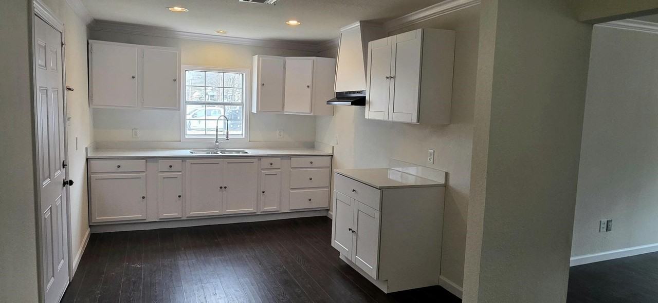 4302 Roberts St - Photo 3 of 26