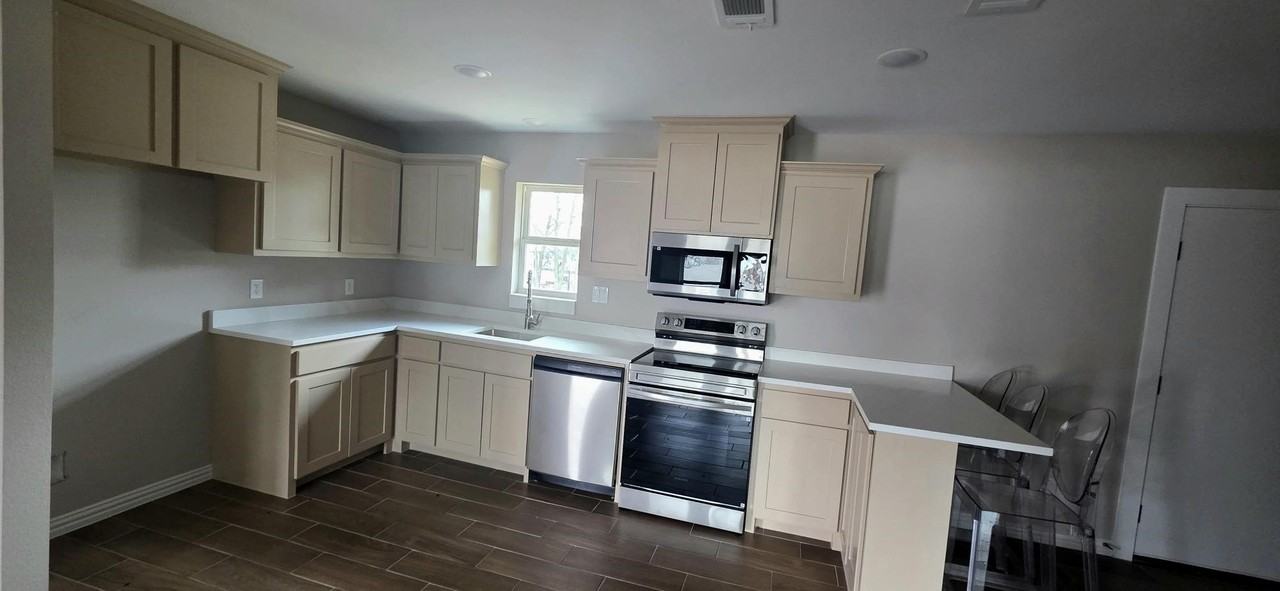 4017 Pickett St - Photo 3 of 13
