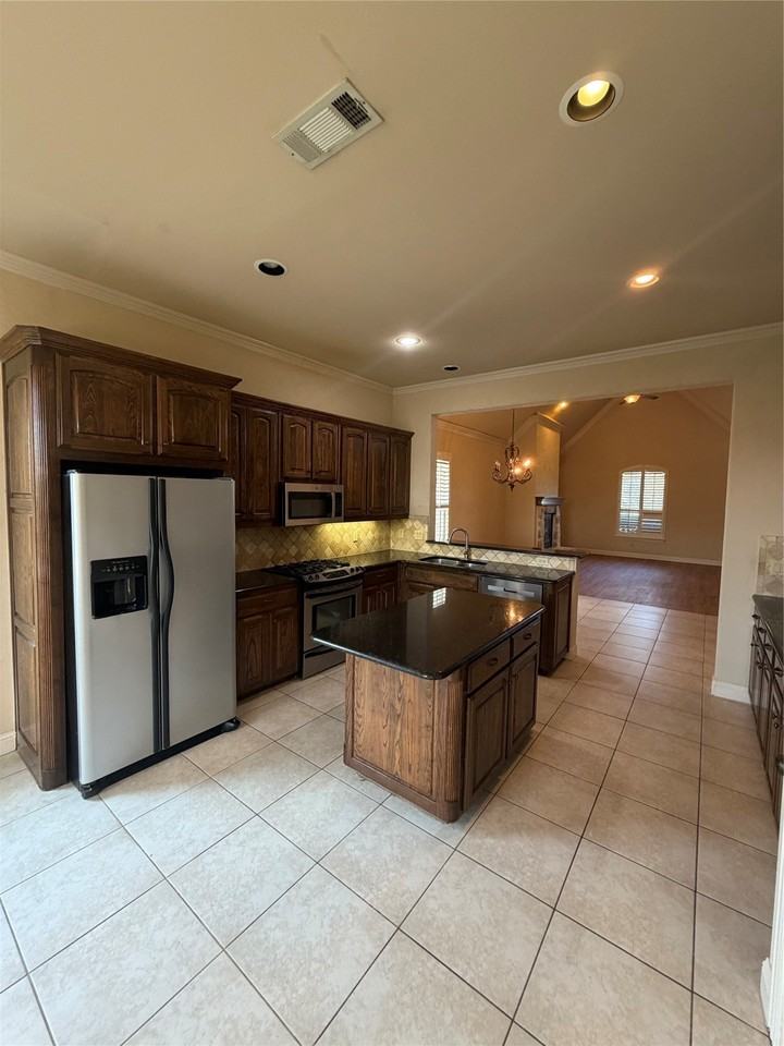 809 S Alamo Rd - Photo 6 of 17