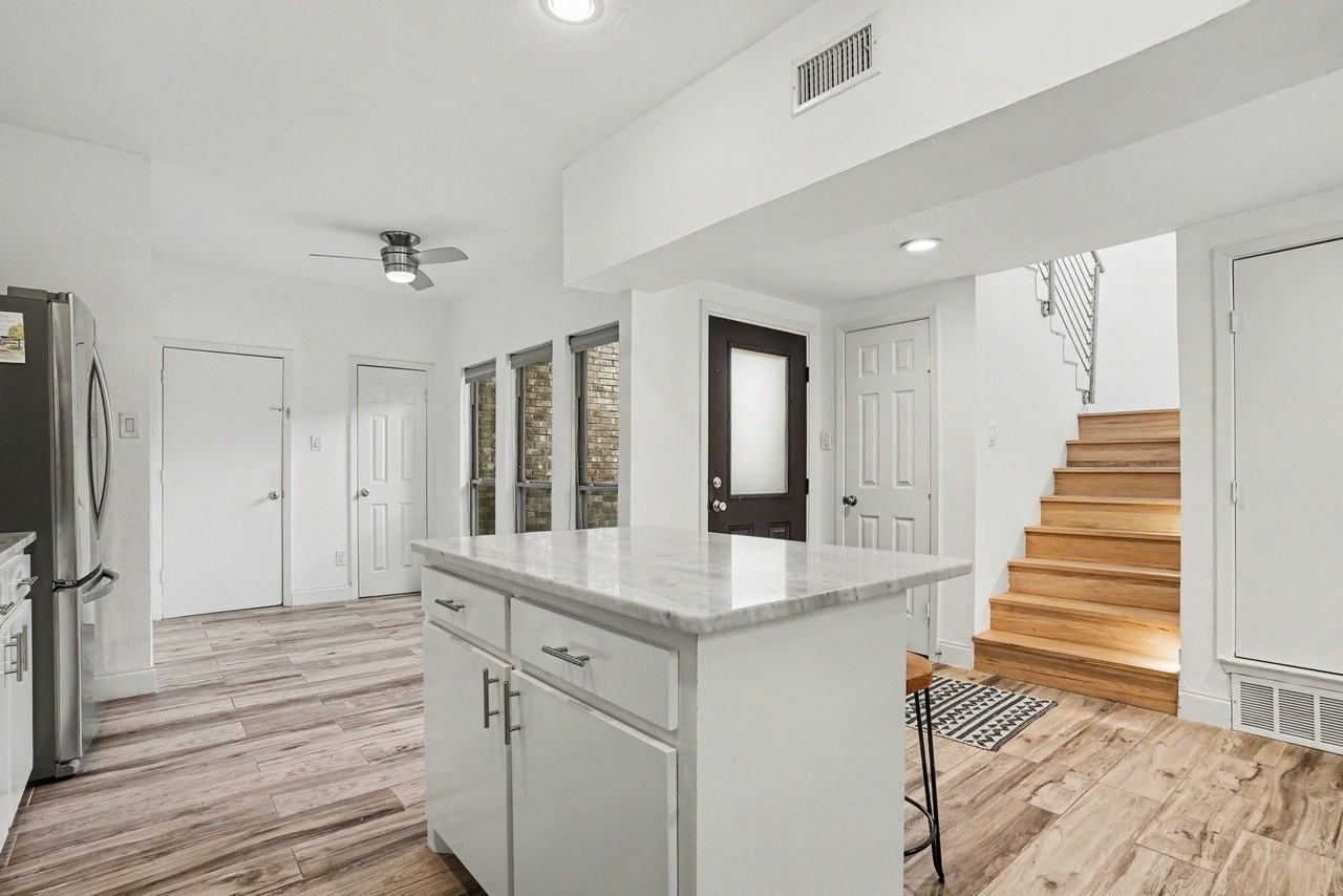 12368 Montego Plz - Photo 3 of 34