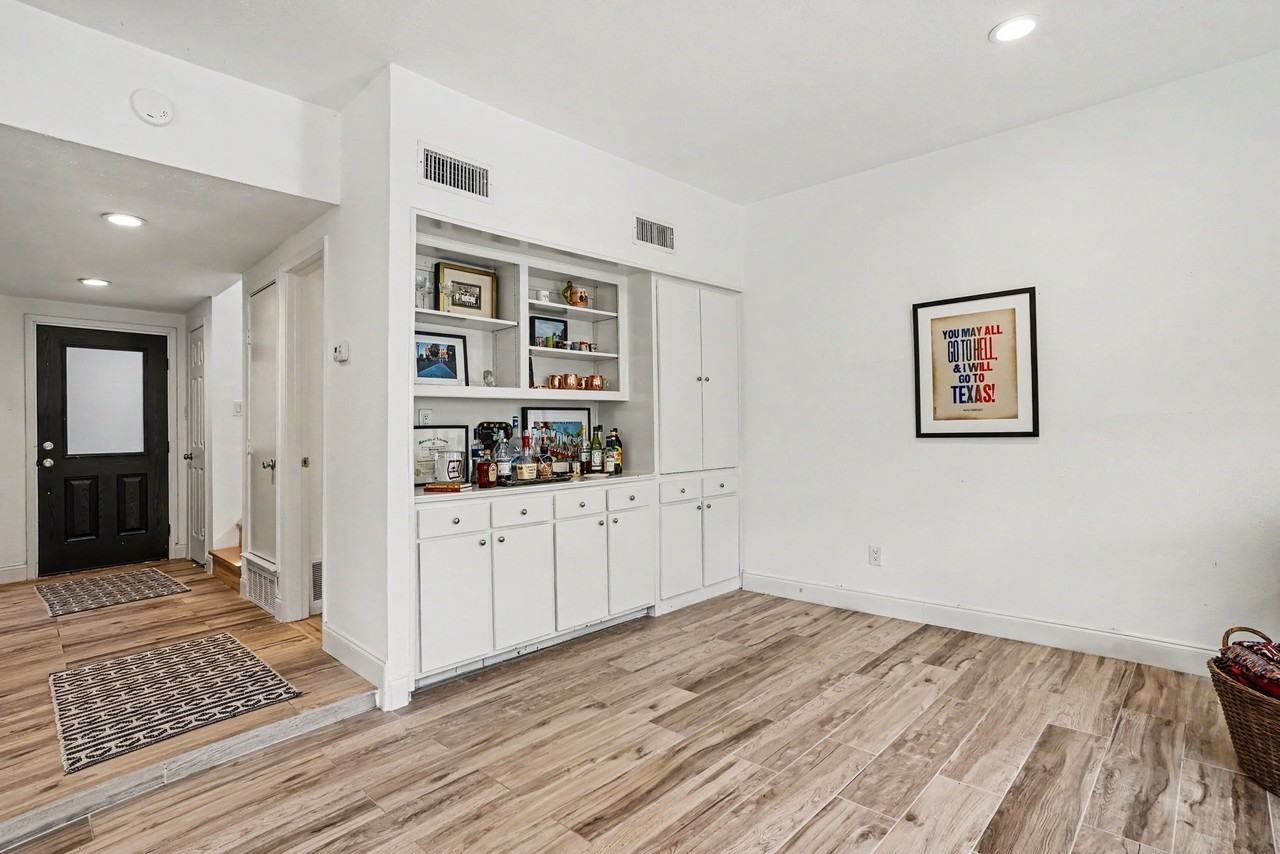 12368 Montego Plz - Photo 4 of 34