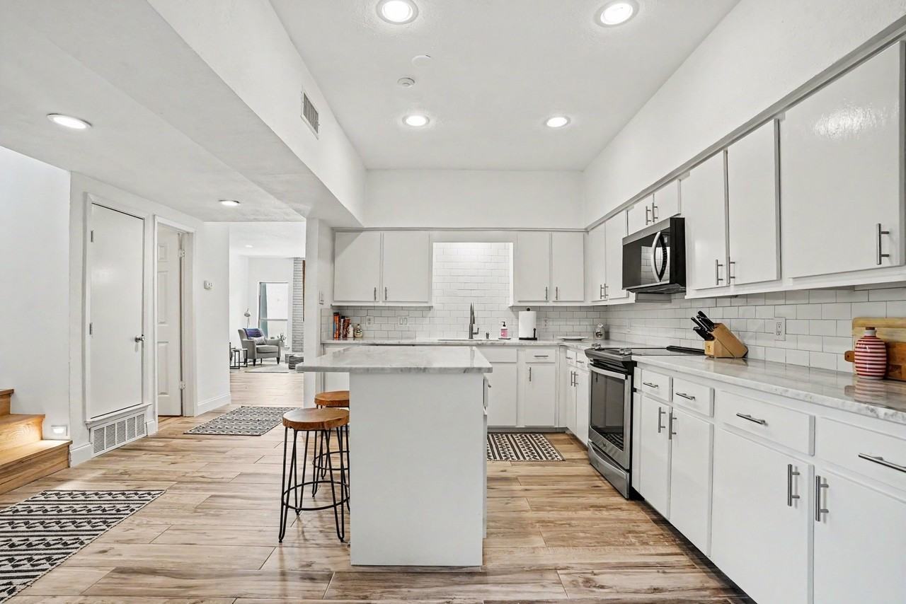 12368 Montego Plz - Photo 4 of 34