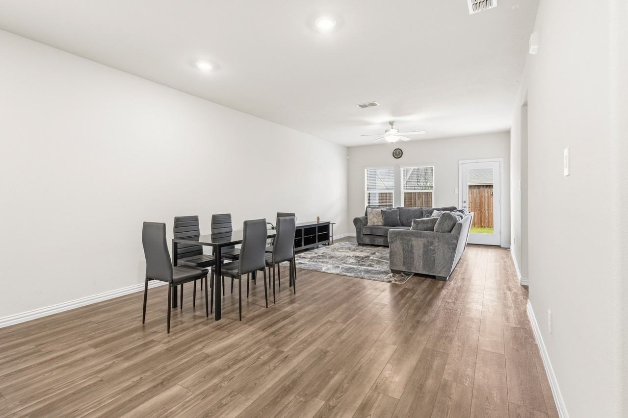 206 Goosewood Dr - Photo 4 of 19
