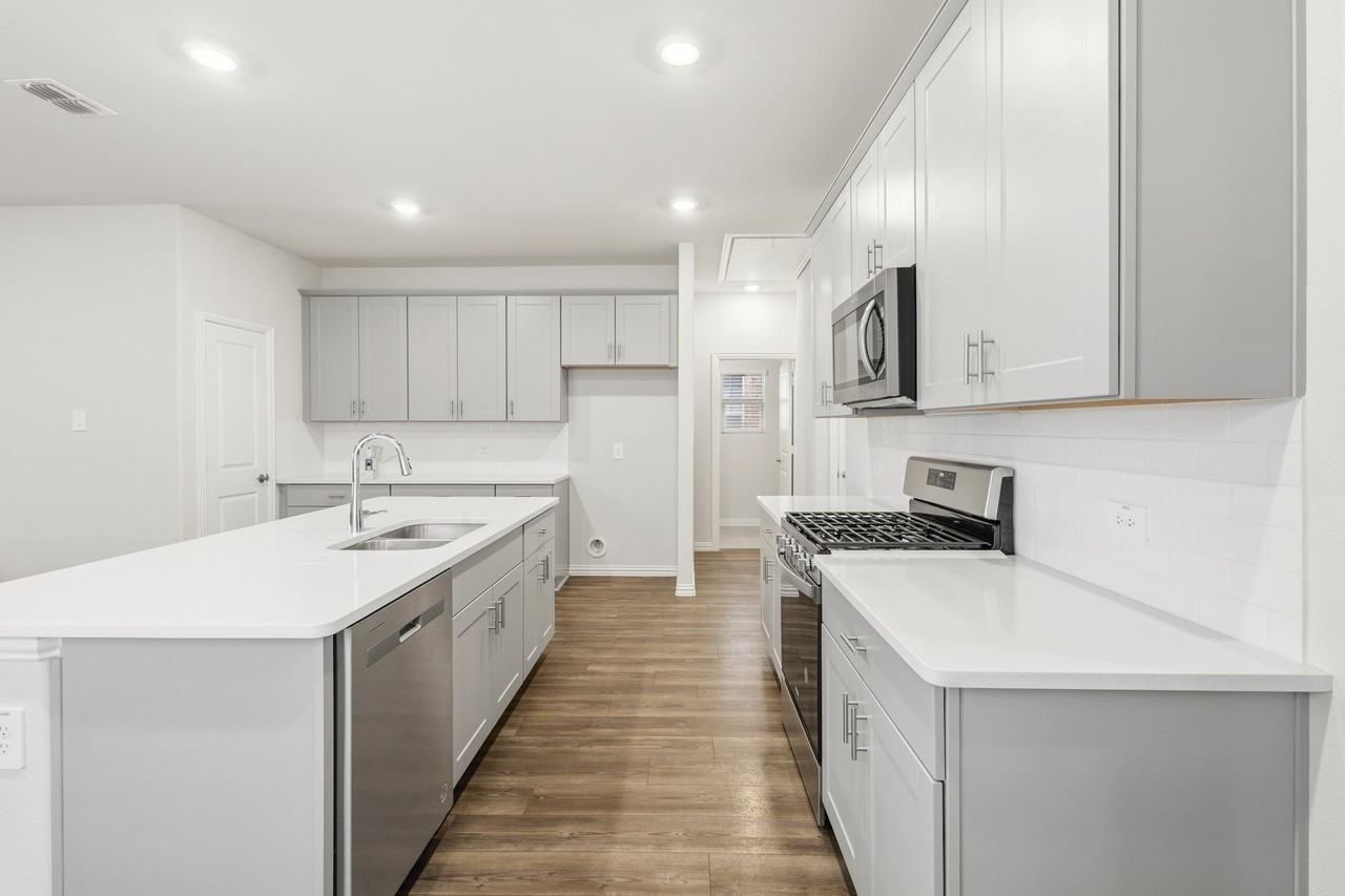206 Goosewood Dr - Photo 5 of 19