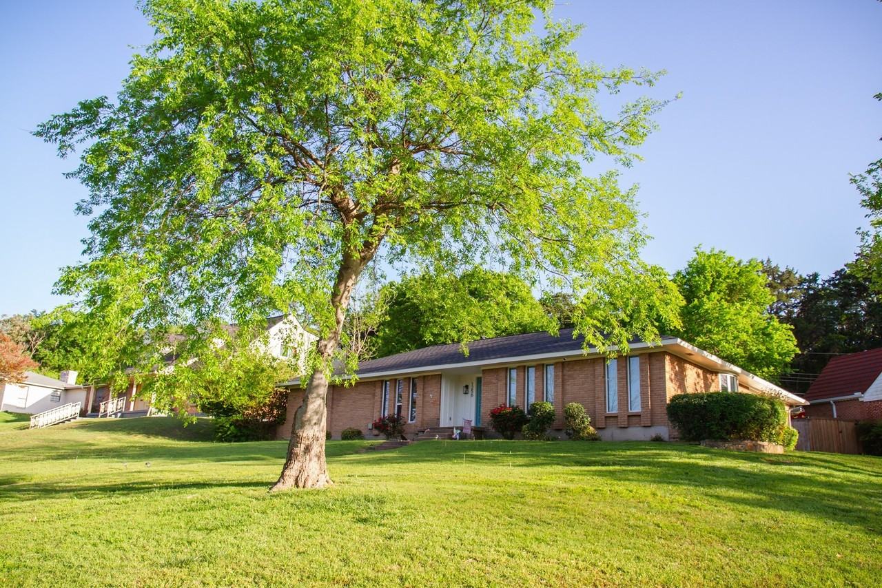 1256 Golden Trophy Dr - Photo 3 of 31