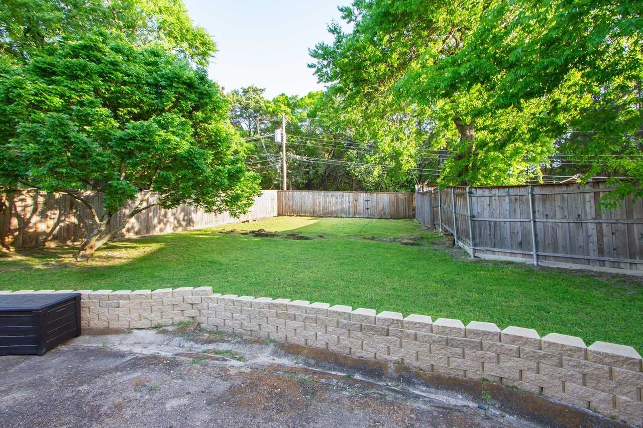 1256 Golden Trophy Dr - Photo 4 of 31