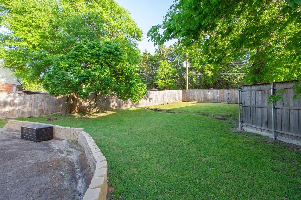 1256 Golden Trophy Dr - Photo 5 of 31