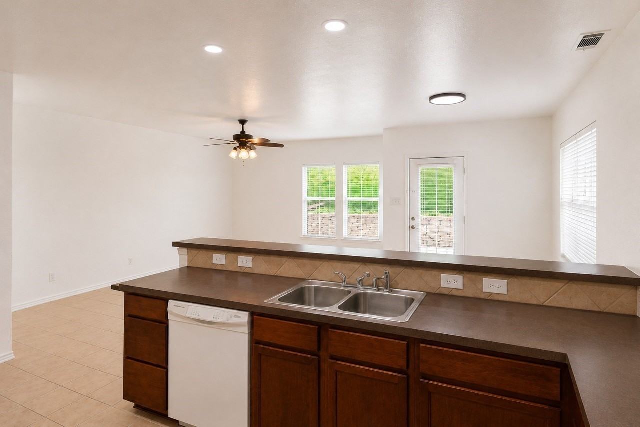 320 Woodgrove Dr #A - Photo 4 of 16
