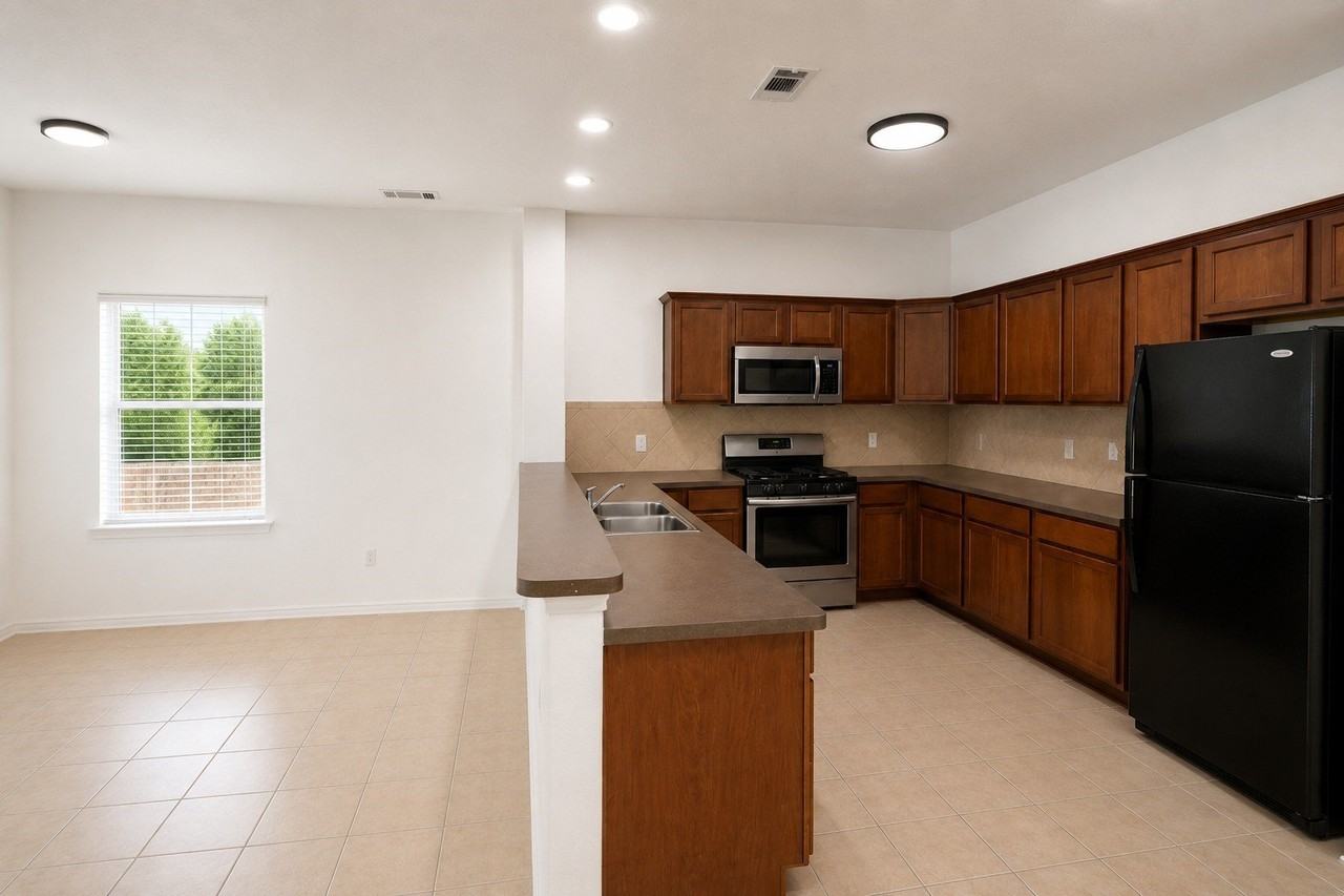 320 Woodgrove Dr #A - Photo 5 of 16