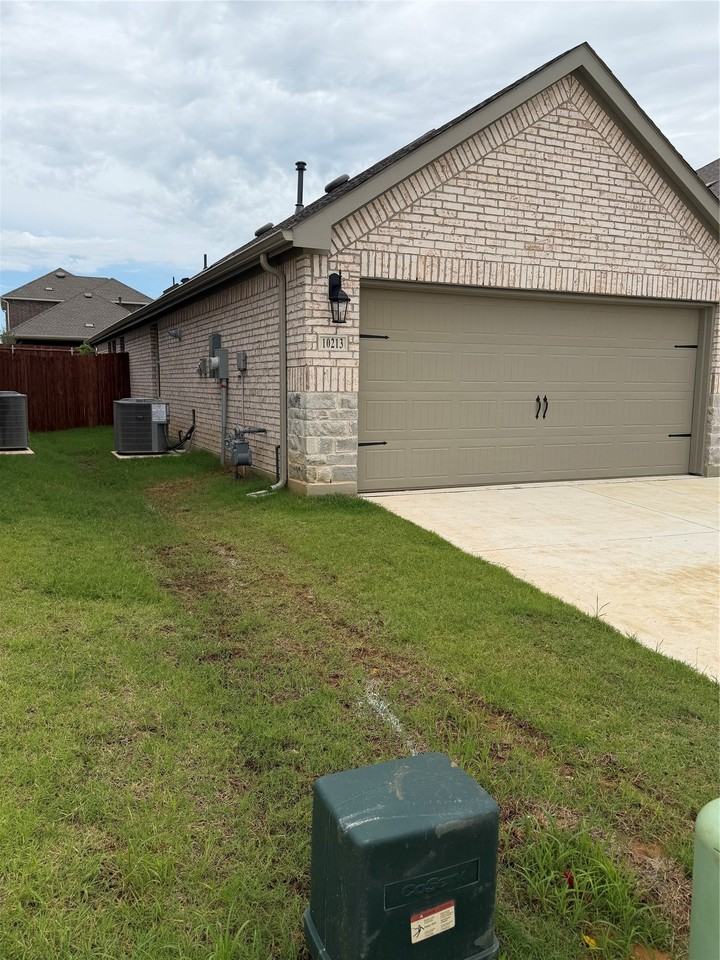 10213 Barron Dr - Photo 3 of 19