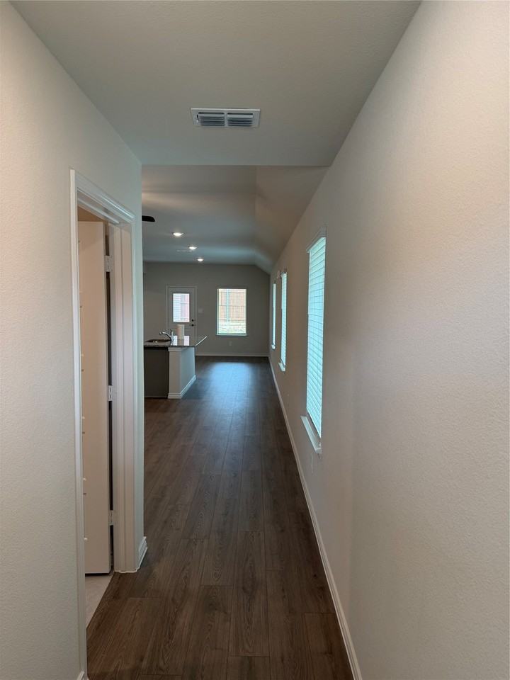 10213 Barron Dr - Photo 4 of 19