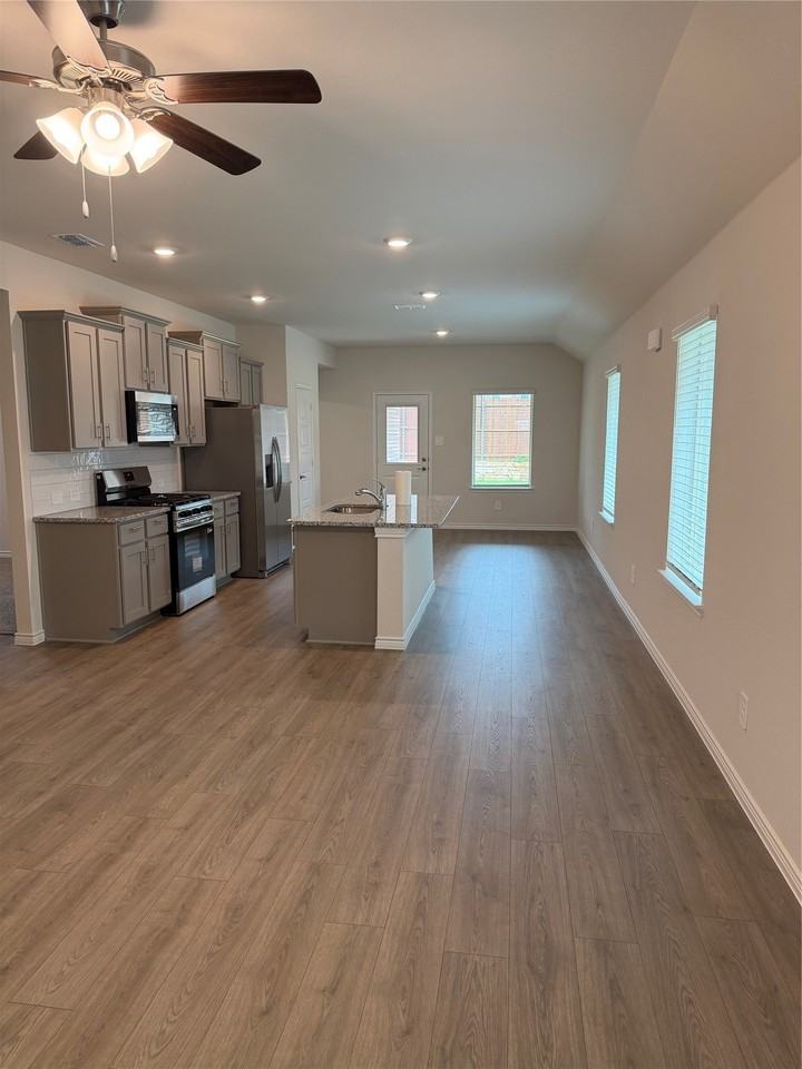 10213 Barron Dr - Photo 6 of 19