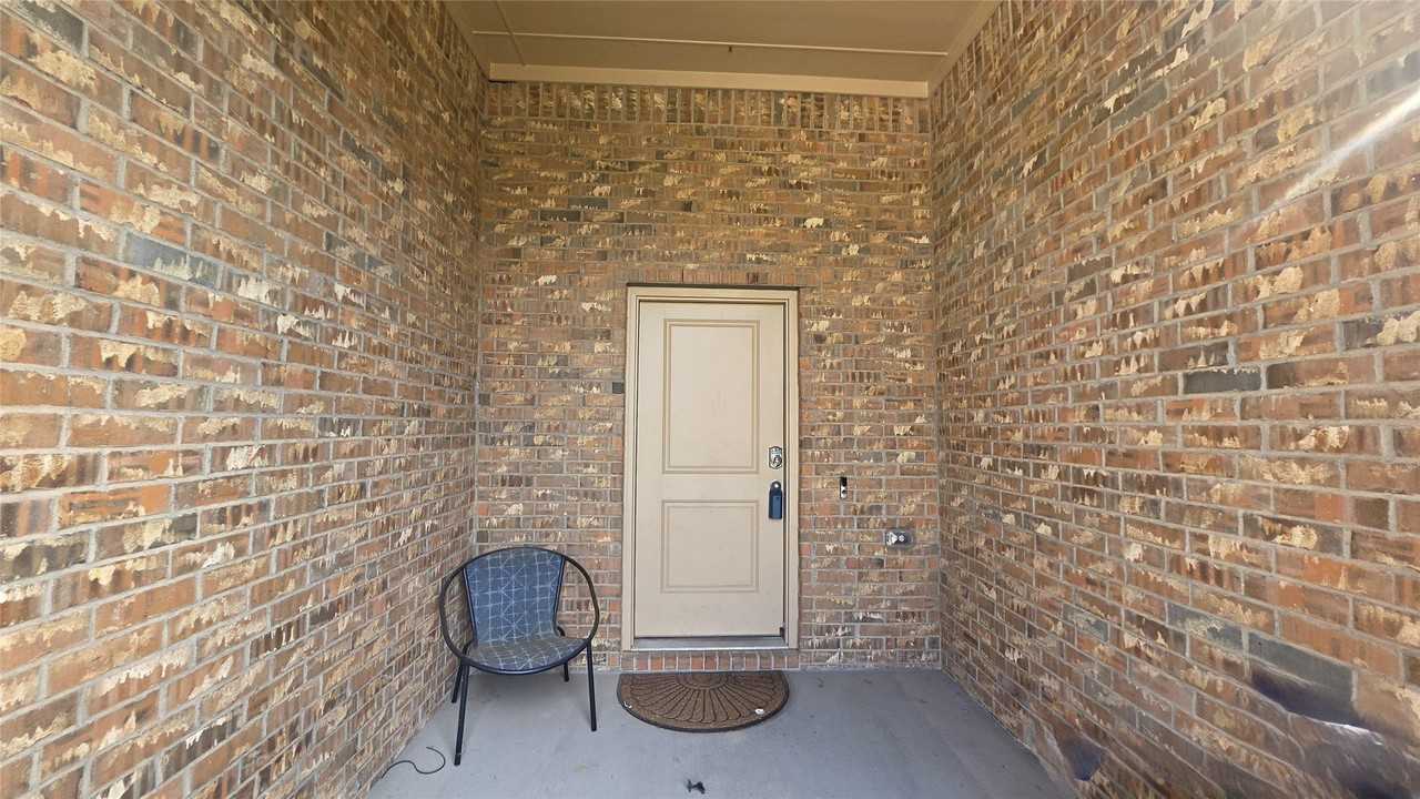409 Samuel St - Photo 3 of 40