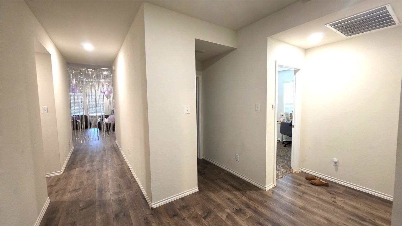 409 Samuel St - Photo 4 of 40