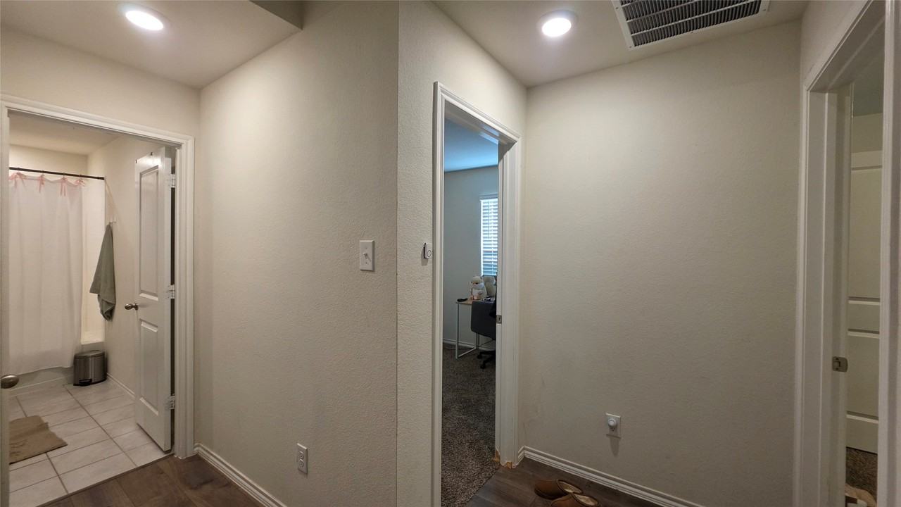 409 Samuel St - Photo 5 of 40