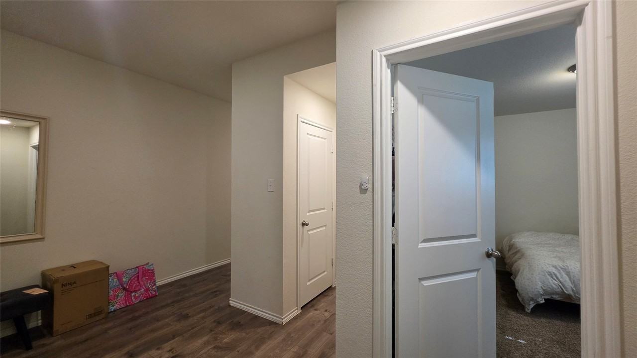 409 Samuel St - Photo 7 of 40