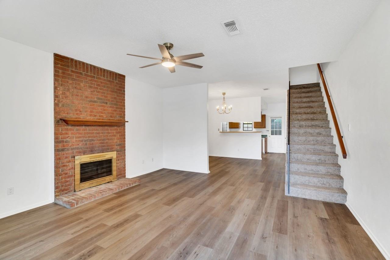 200 Samuel Blvd #1 - Photo 4 of 31
