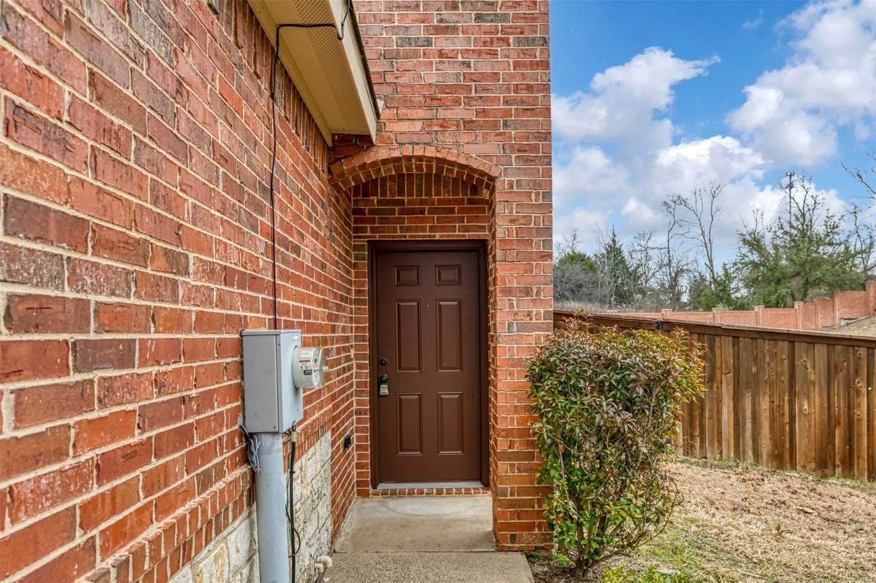 382 Armstrong Ln - Photo 4 of 29