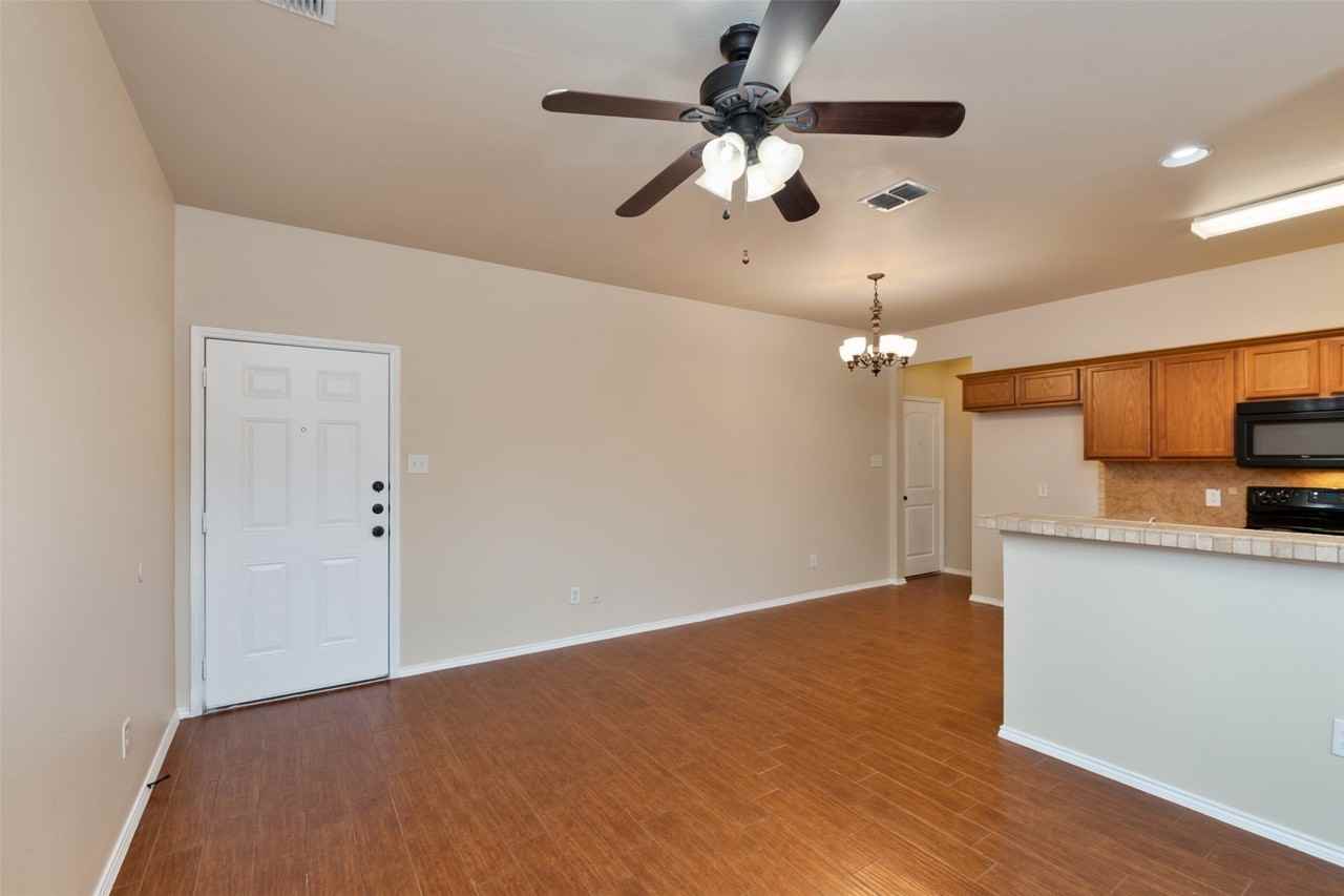 382 Armstrong Ln - Photo 5 of 29