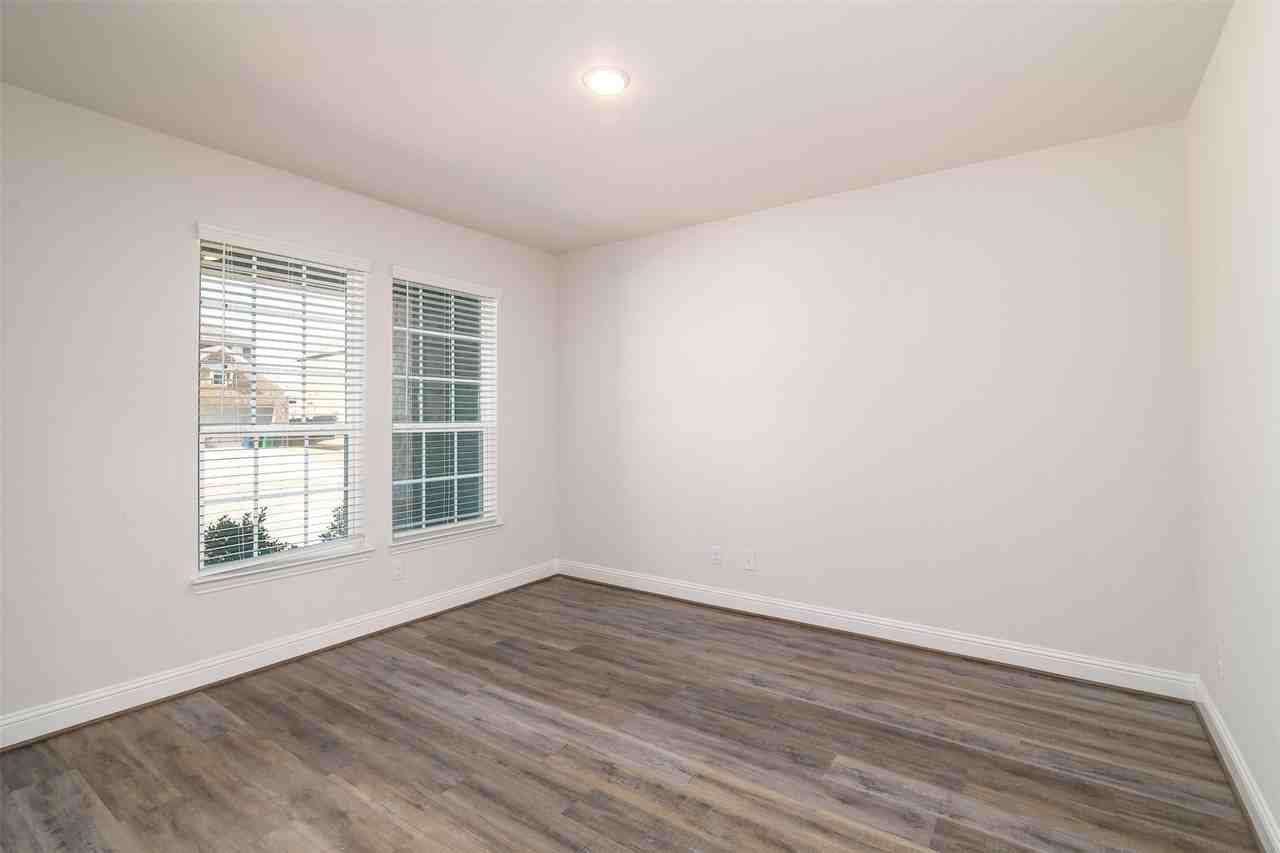 4532 Westminster Ave - Photo 6 of 38