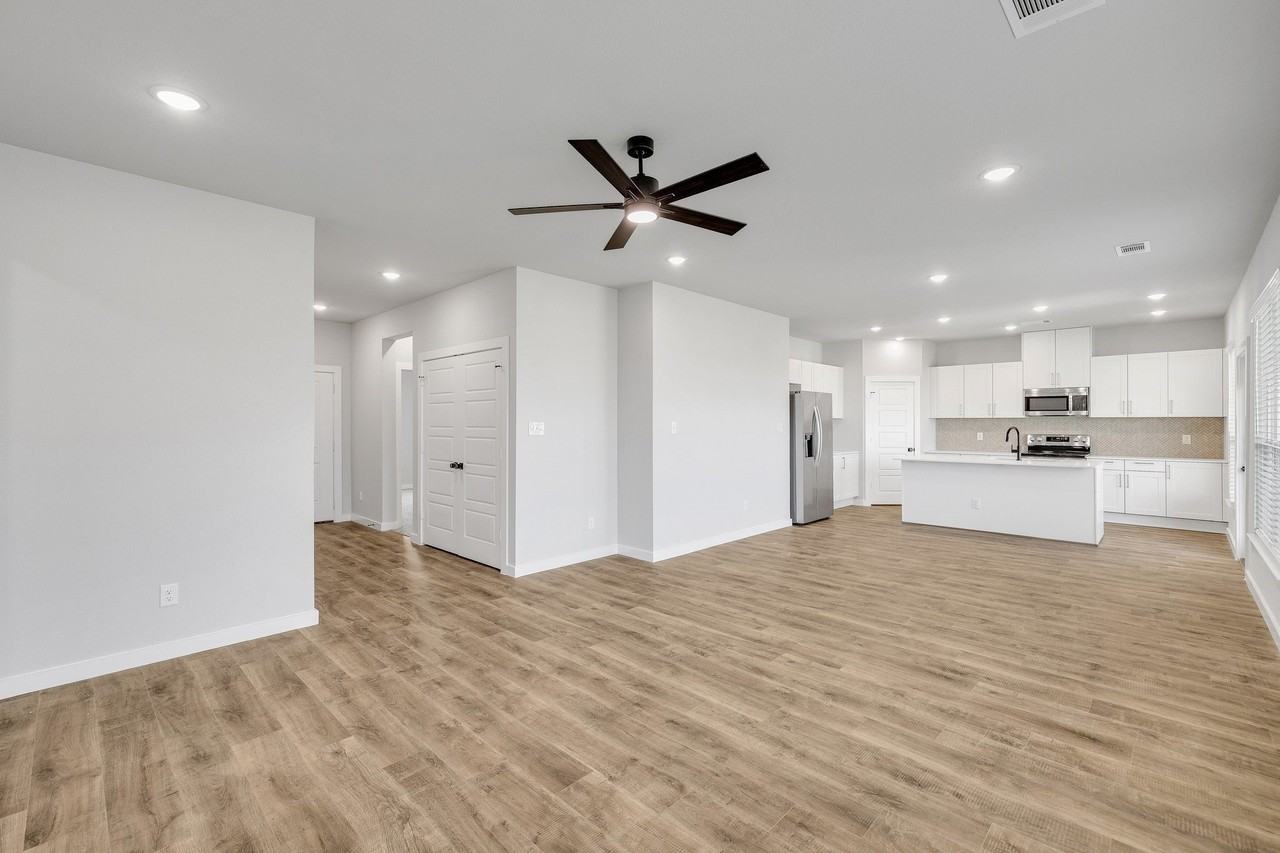 3825 Clovis St - Photo 3 of 32