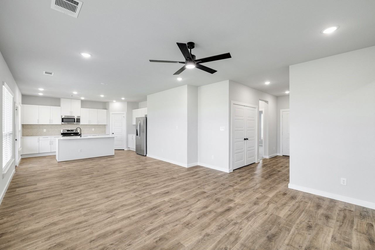 3827 Clovis St - Photo 4 of 33