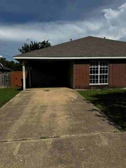 303 N Arizona Dr - Photo 2 of 15