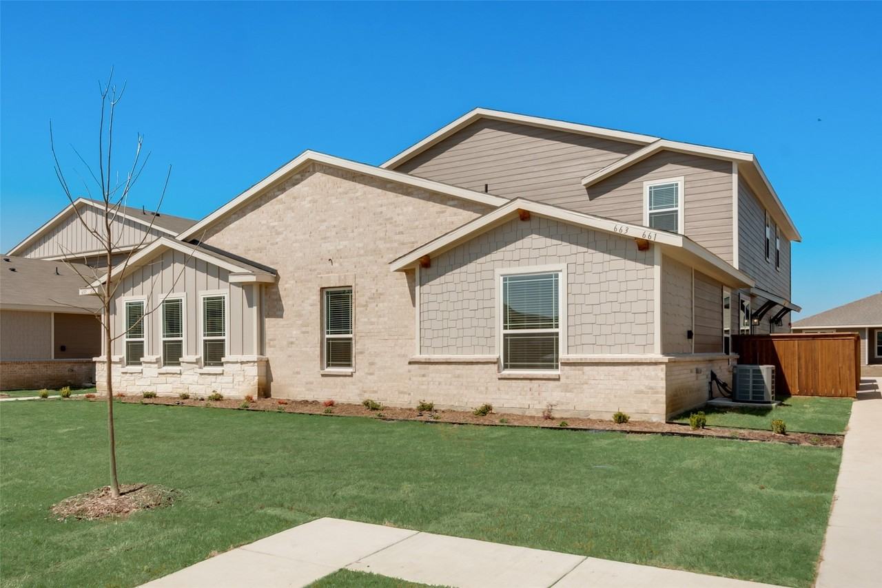663 Wheatfield Dr - Photo 3 of 20