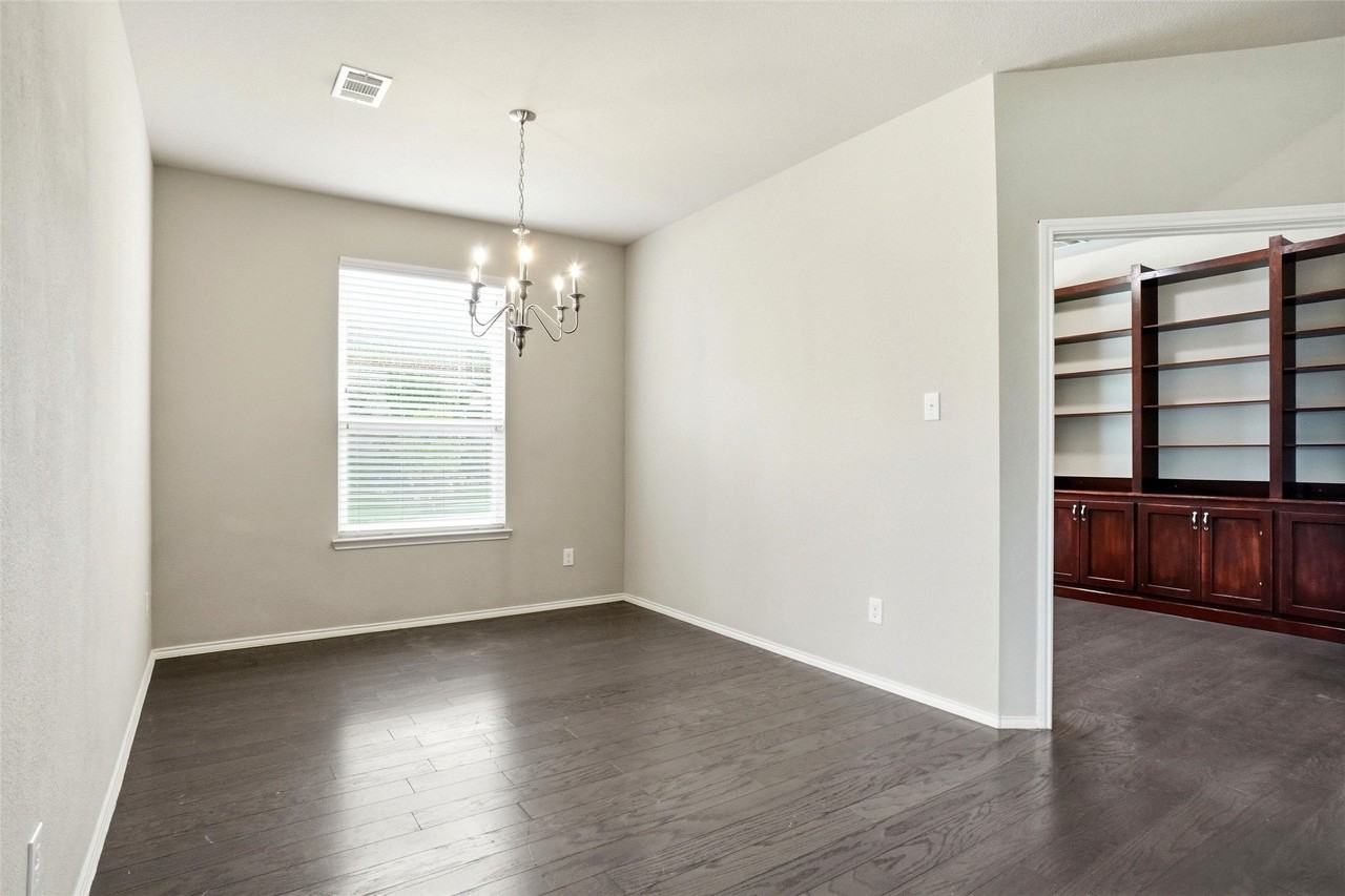 1804 Settlement Way - Photo 2 of 18