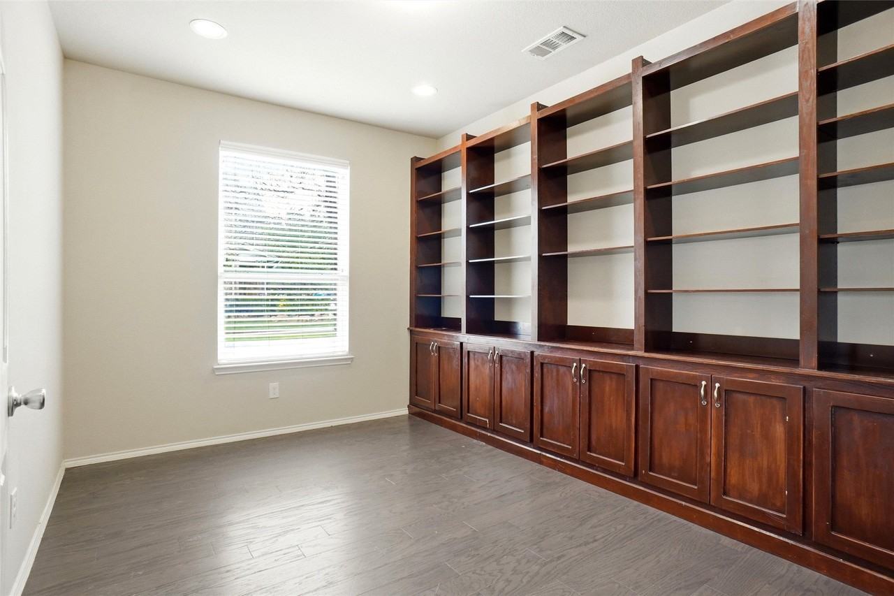1804 Settlement Way - Photo 3 of 18