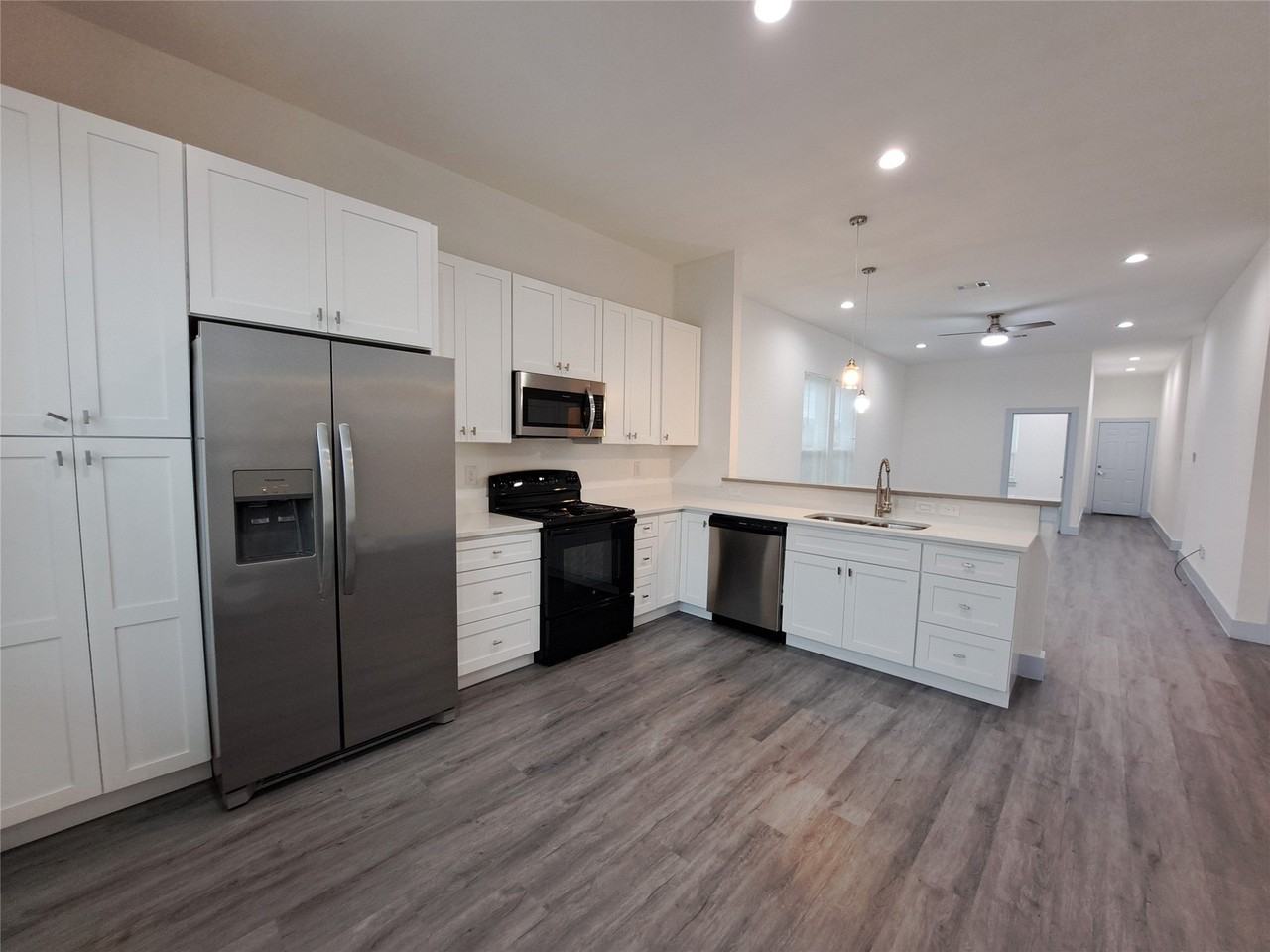 3243 Noor St - Photo 6 of 20