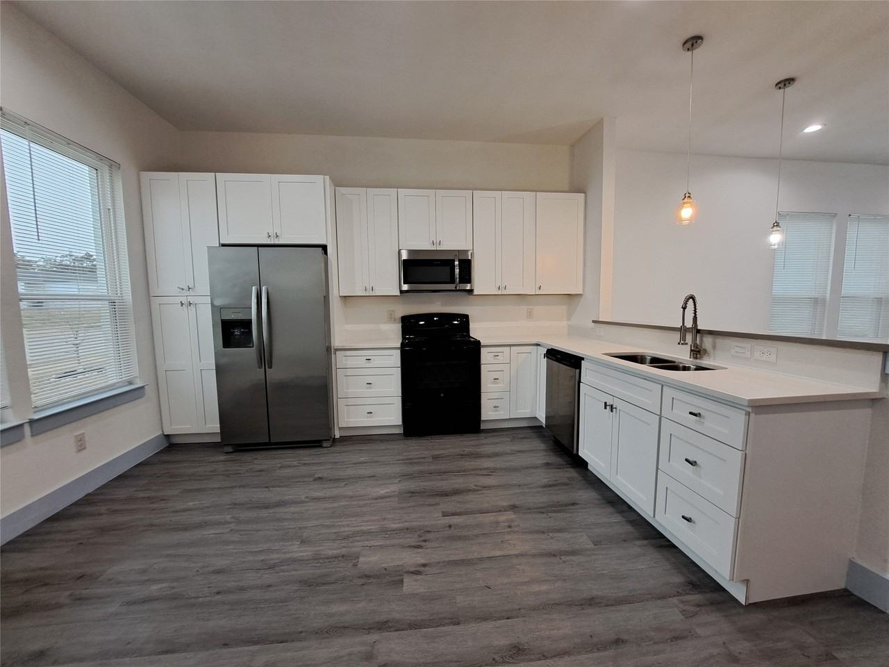 3243 Noor St - Photo 7 of 20