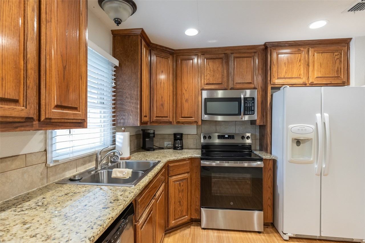 2650 Madison Ave #1-2 - Photo 4 of 29