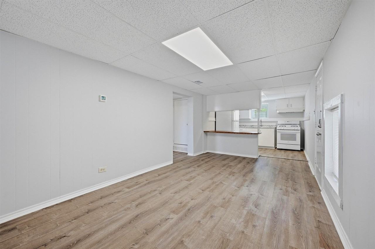 310 S Barrett Ave #101 - Photo 7 of 17