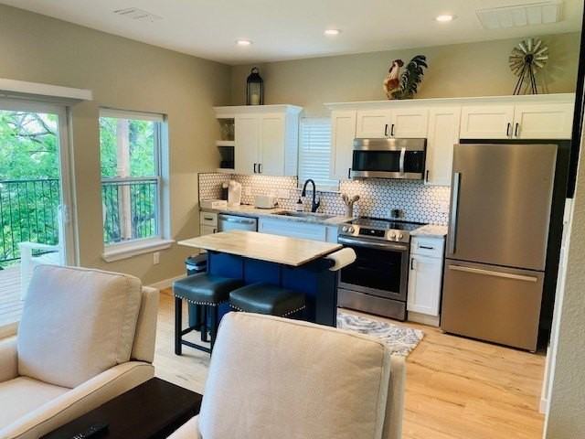 922 Cove Trl - Photo 2 of 19