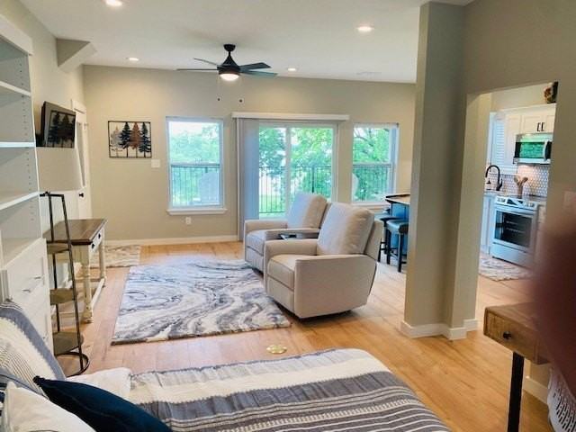 922 Cove Trl - Photo 3 of 19