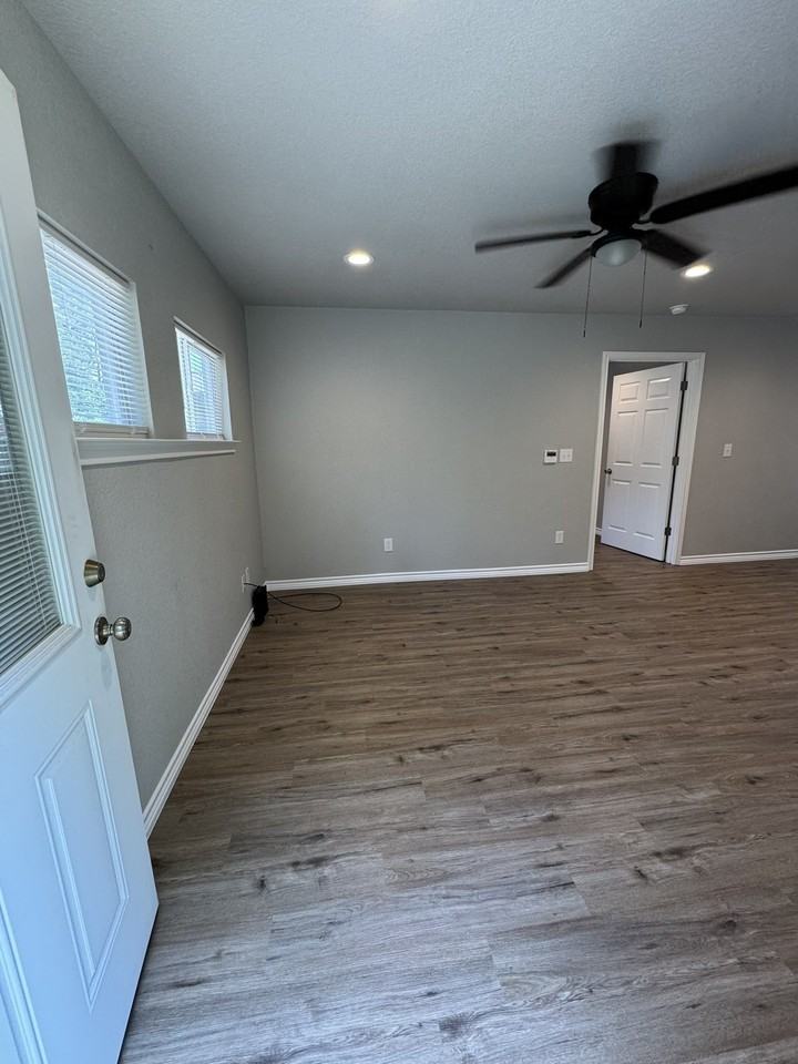 320 W 6th St - Photo 4 of 19