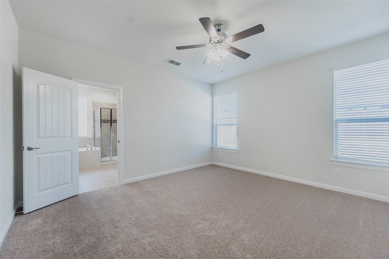 1109 Genola Dr - Photo 6 of 18