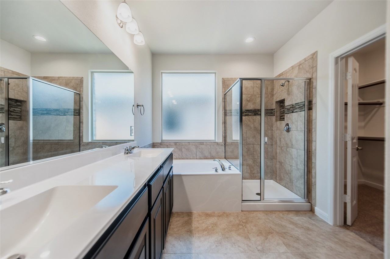 1109 Genola Dr - Photo 7 of 18