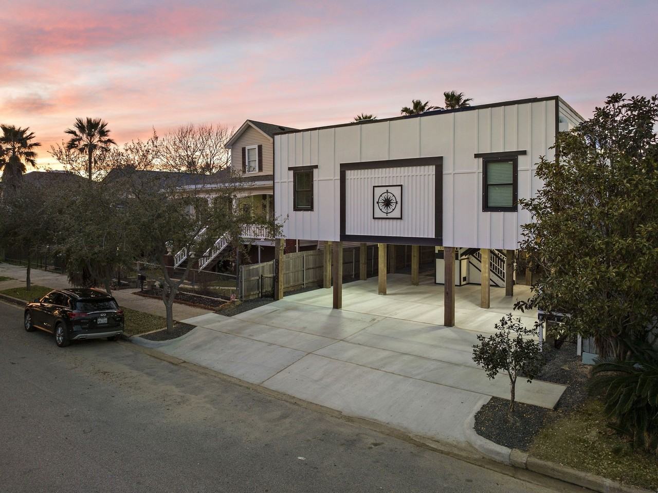 808 Sealy St #E - Photo 3 of 25