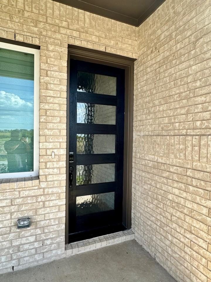 2930 Eleanor Dr - Photo 2 of 34