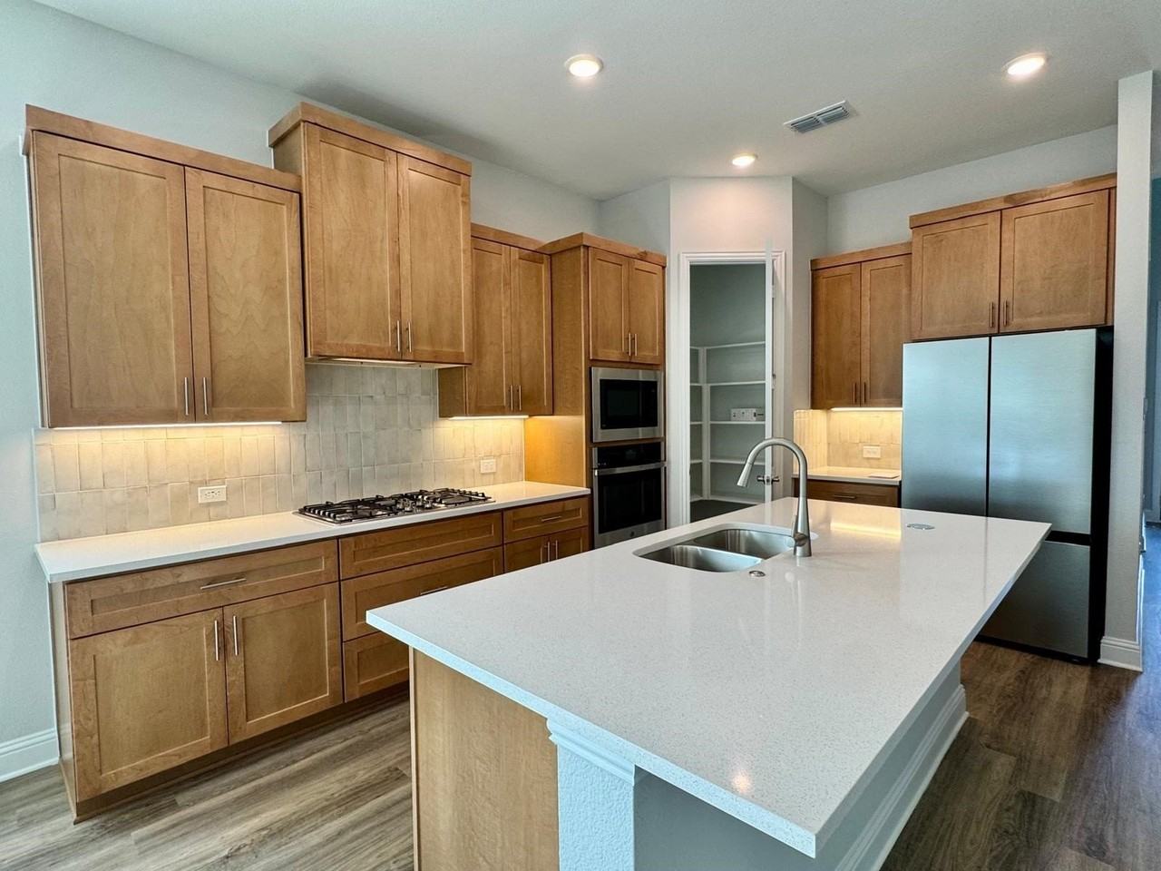2930 Eleanor Dr - Photo 5 of 34