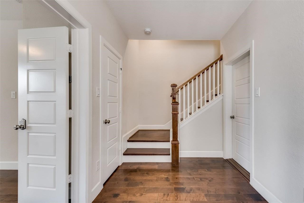 1310 Branchwood Pl - Photo 4 of 26