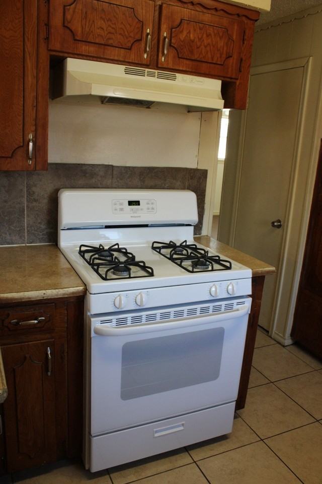 110 E Vanstons St - Photo 6 of 20