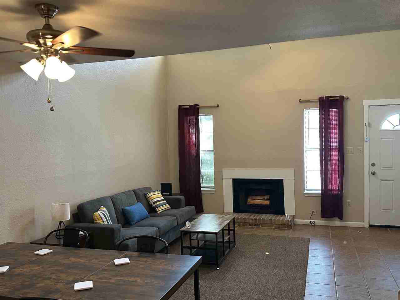921 Bruce Way - Photo 3 of 13