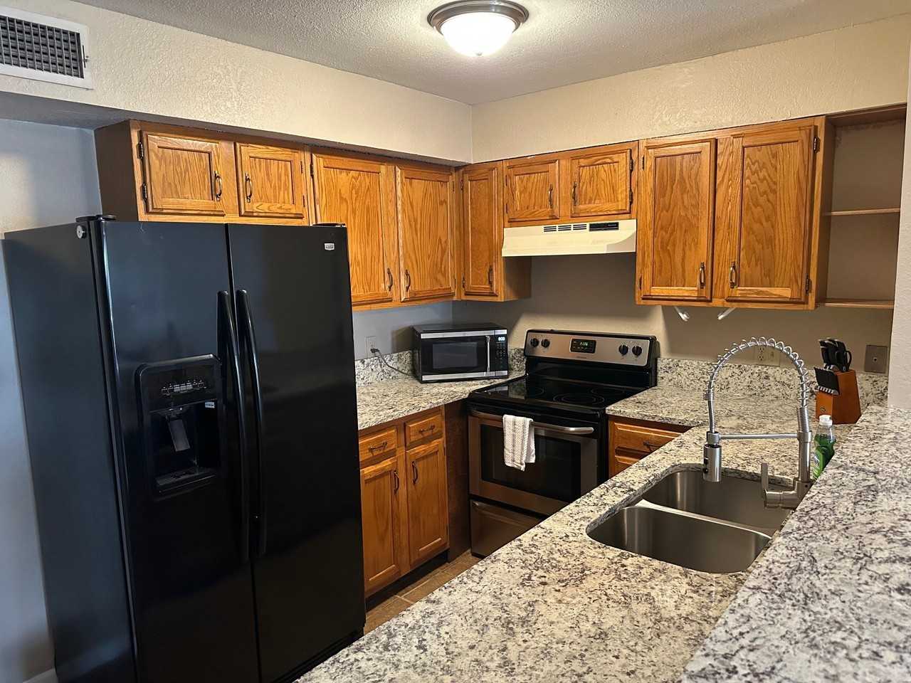 921 Bruce Way - Photo 4 of 13
