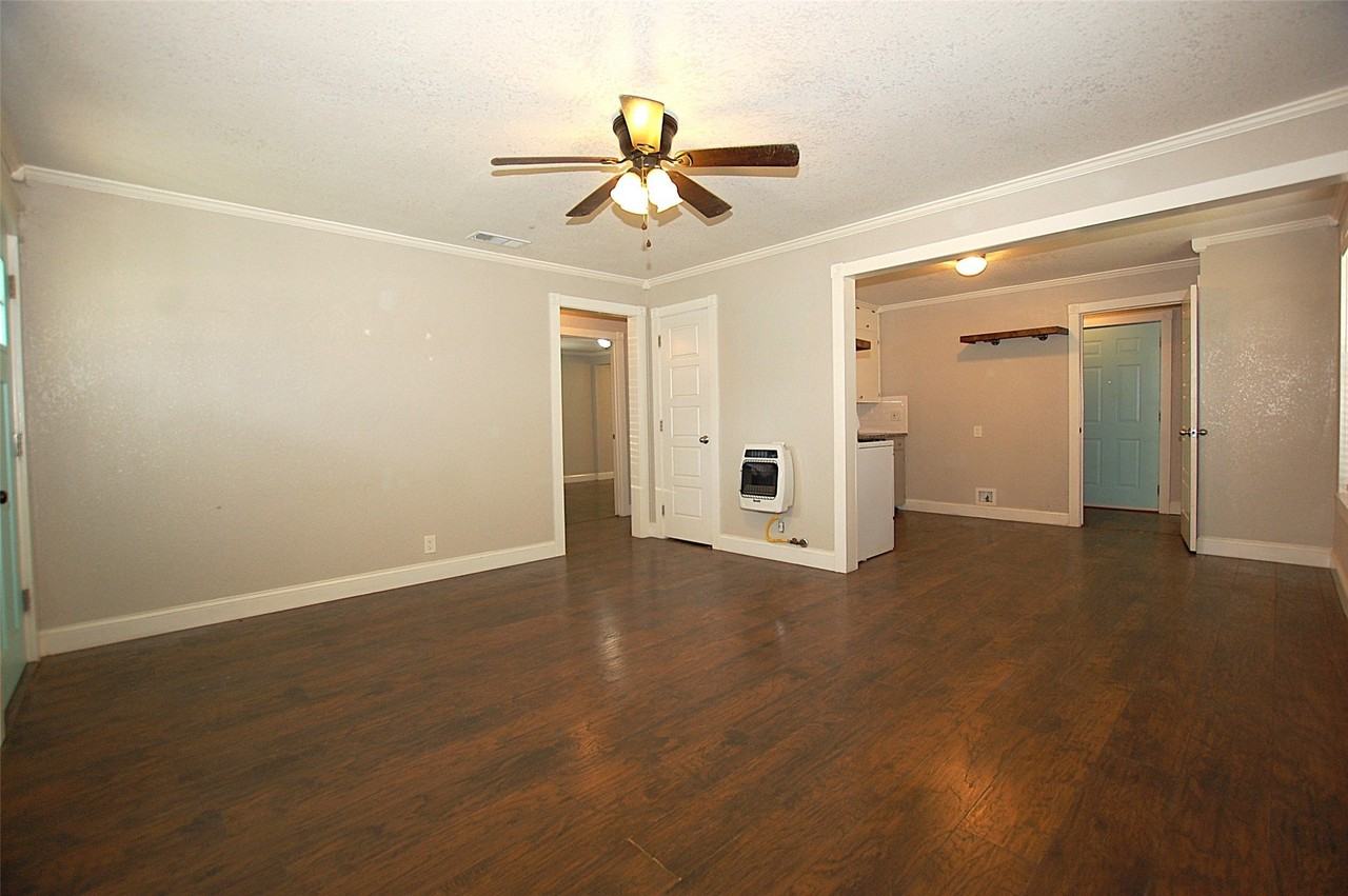 106 W Church St - Photo 4 of 15