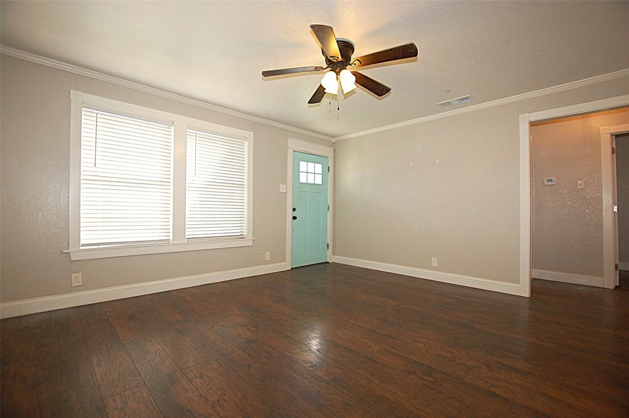 106 W Church St - Photo 5 of 15