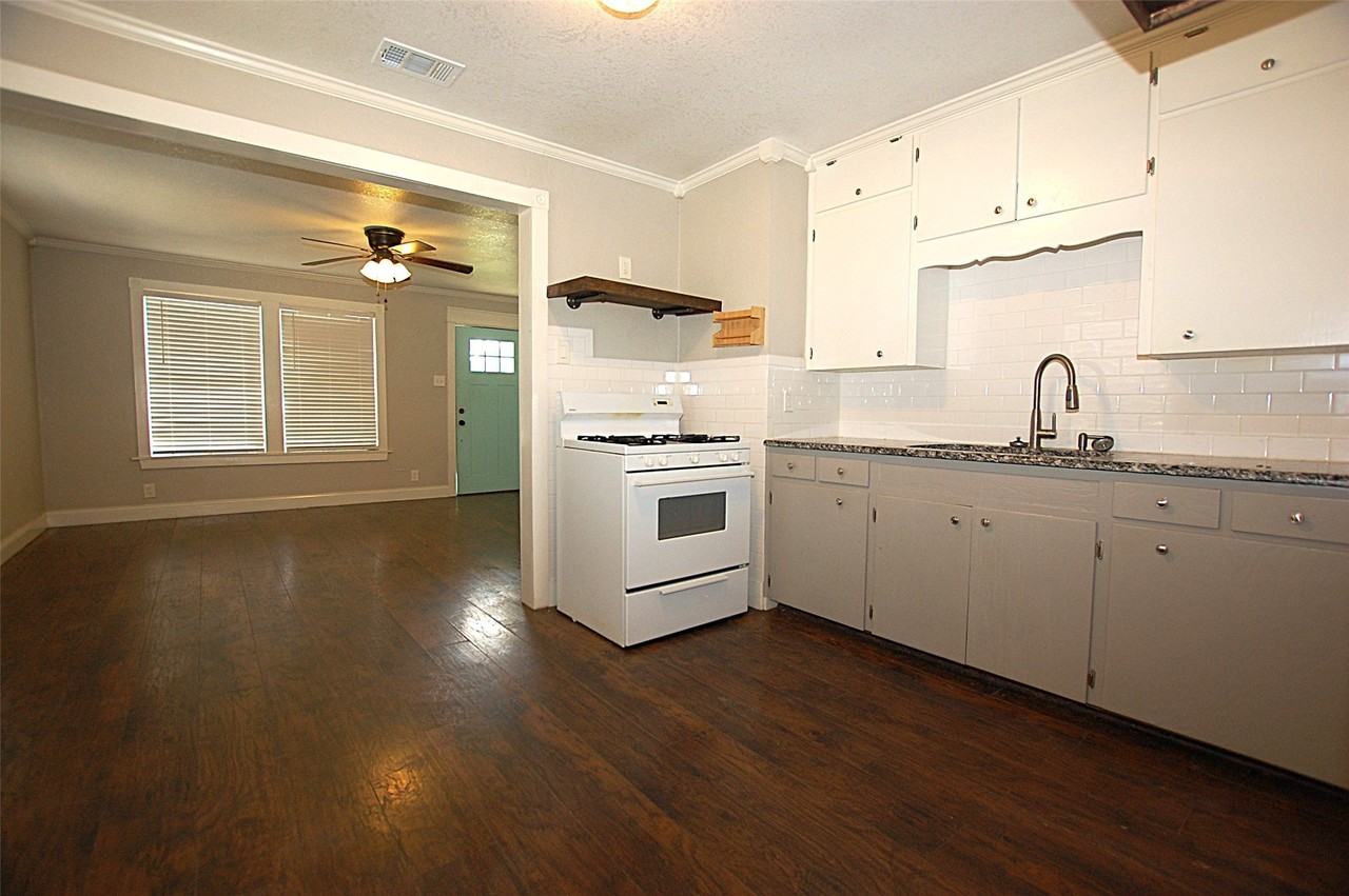 106 W Church St - Photo 7 of 15